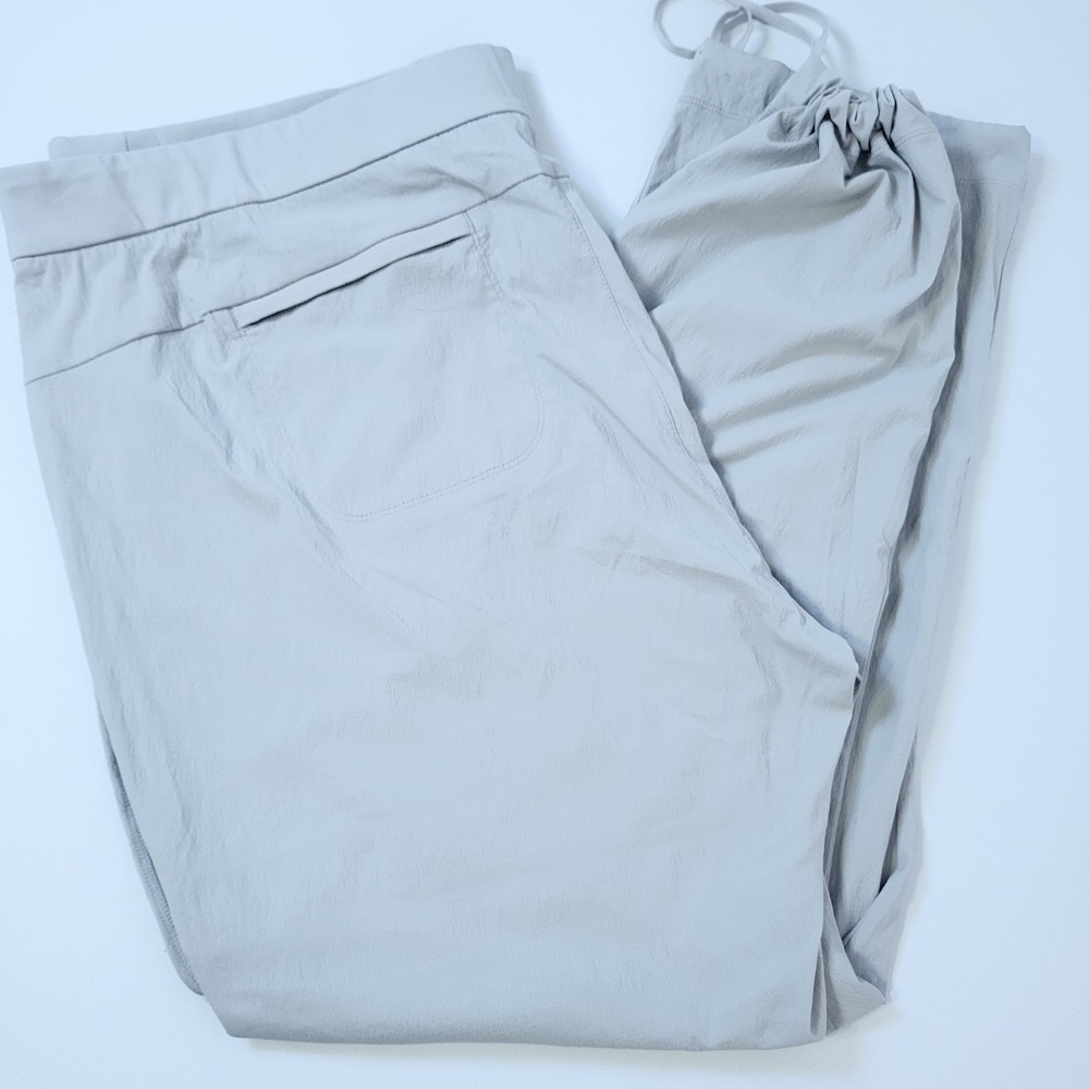Athleta Trekkie Hike Pant Straight Leg Birch Grey Women's Size 26 Nylon #210531